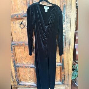 Connected Apparel Black Velvet Dress Maxi EUC